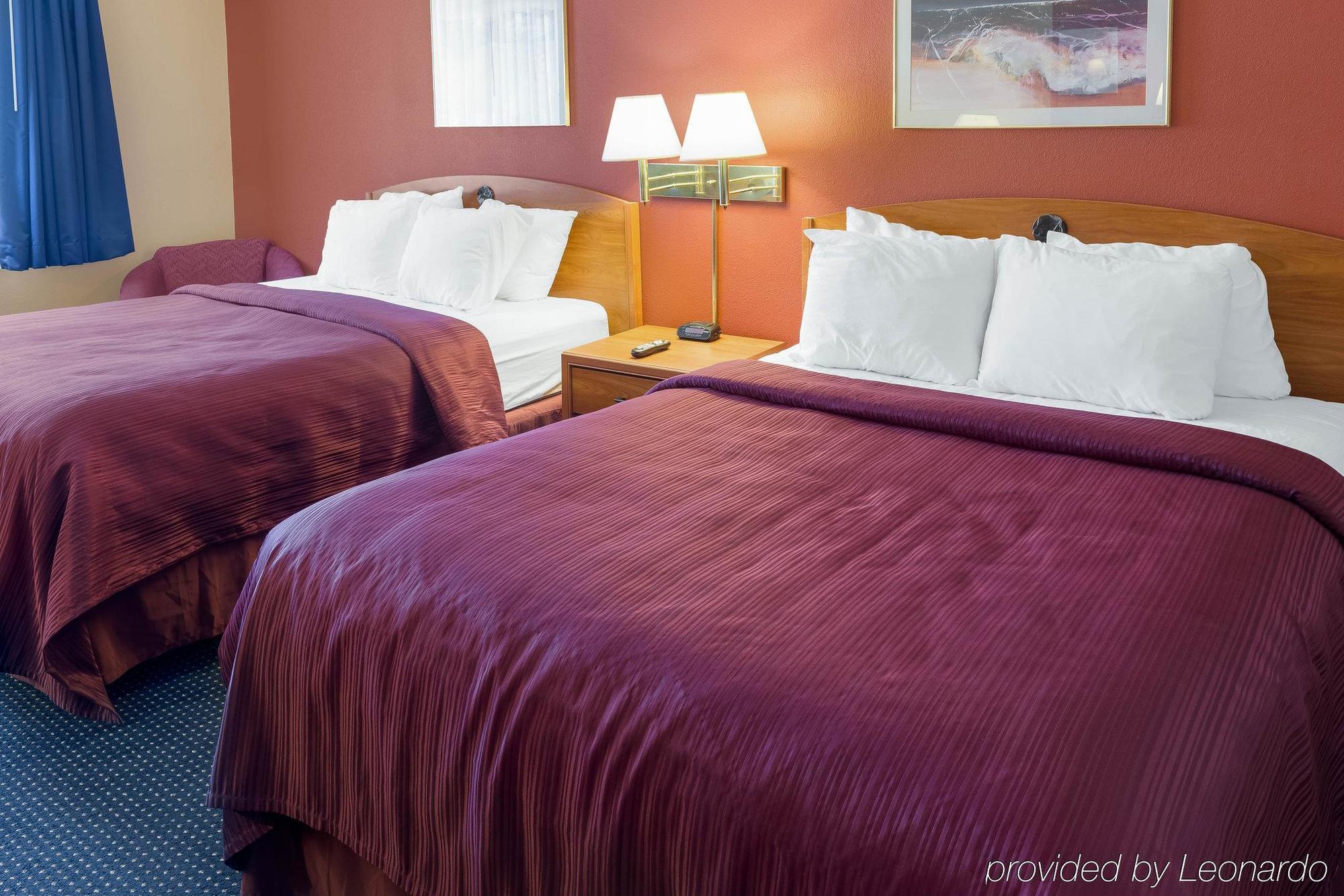Quality Hotel Lakeville