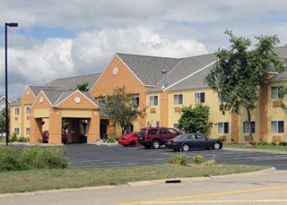 Hotel Quality Lakeville