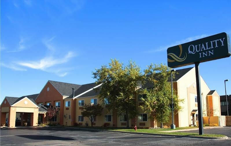 Hotel Quality Lakeville